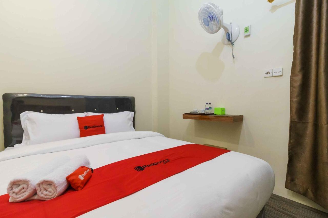 Reddoorz Syariah Near Lubang Jepang Bukittinggi Hotell Exteriör bild